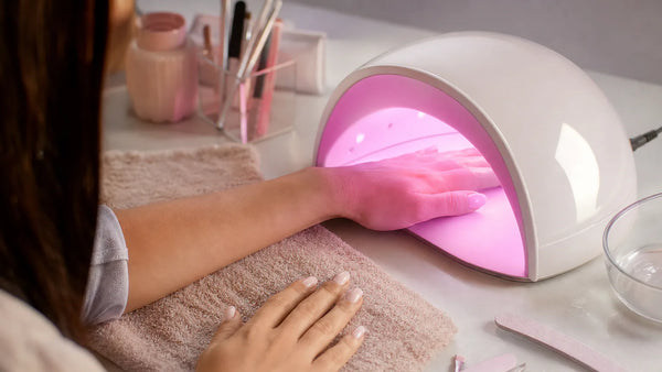 Lámparas UV con luz rosa de GNP para un cuidado ideal de tus uñas